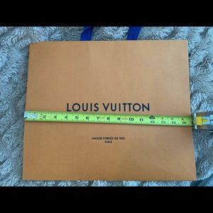 Louis Vuitton Medium Authentic Shopping Bag